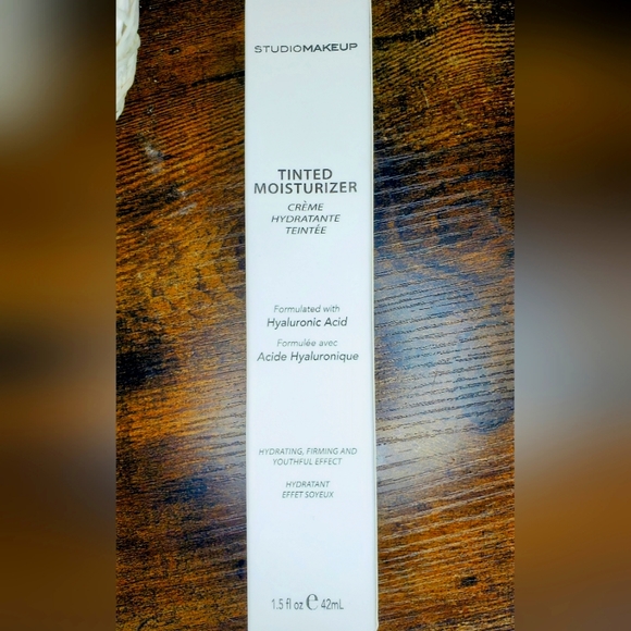 5/75$ STUDIOMAKEUP - Tinted Moisturizer - Picture 13 of 16
